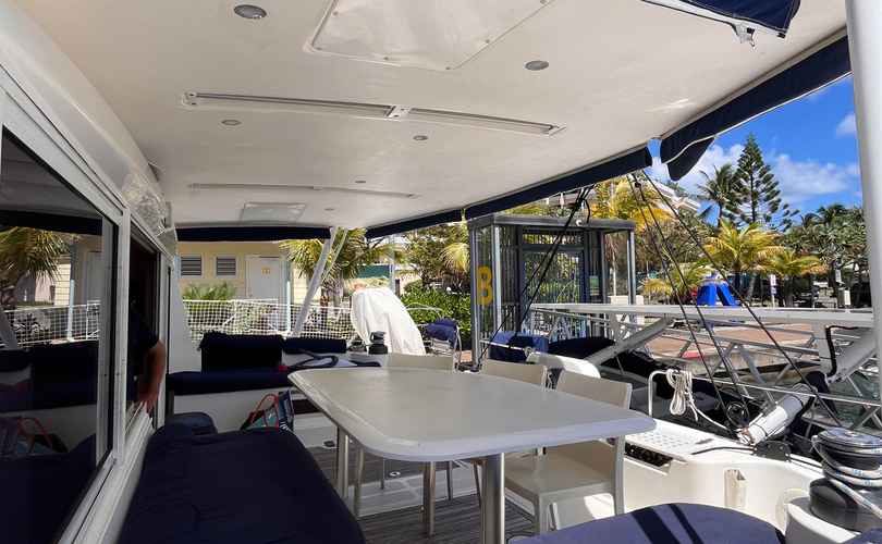 Catana 47