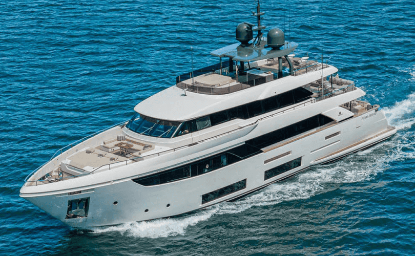 Photo Navetta 33 Custom Line (2020)
