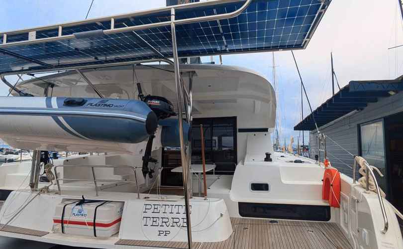 Lagoon 42