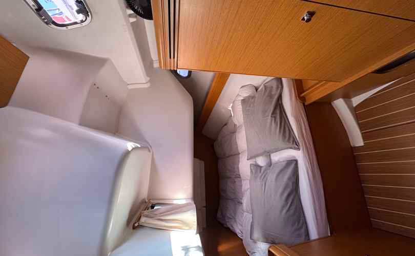 Sun Odyssey 42i