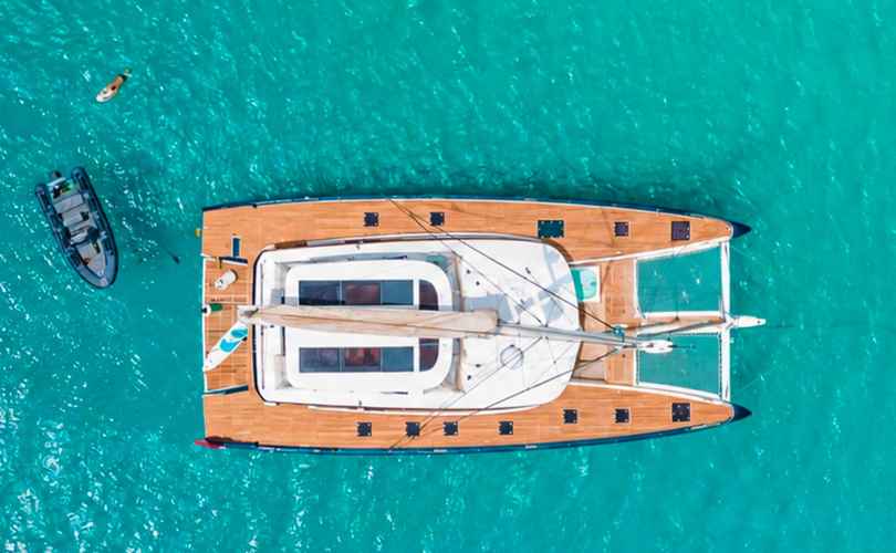 Lagoon Seventy 7