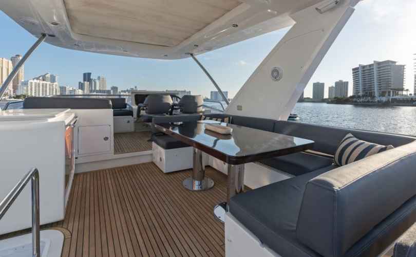 Photo Azimut 70 (2018)