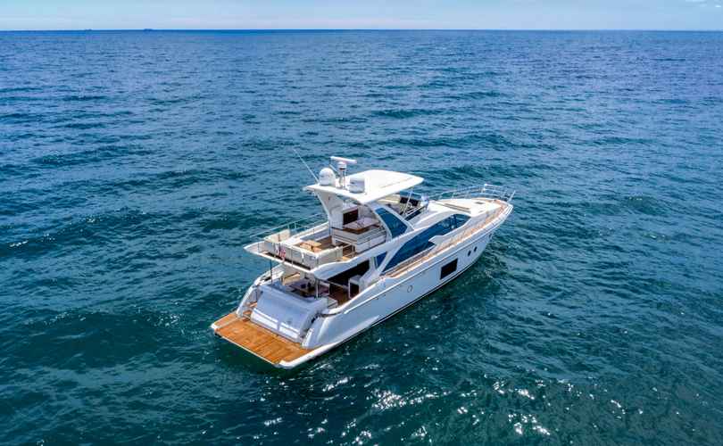 Photo Azimut 66 (2016)