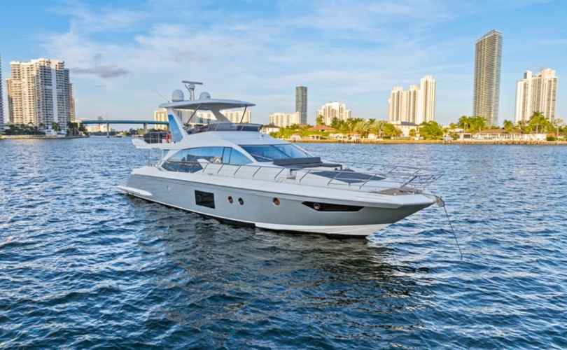 Photo Azimut 70 (2018)
