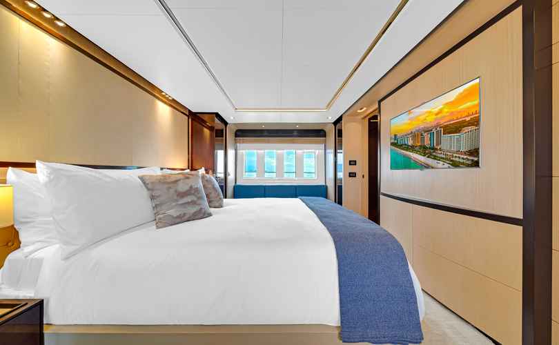 Photo Azimut 84 (2013)