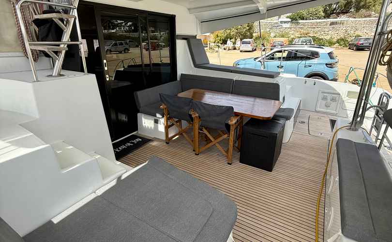 Lagoon 42