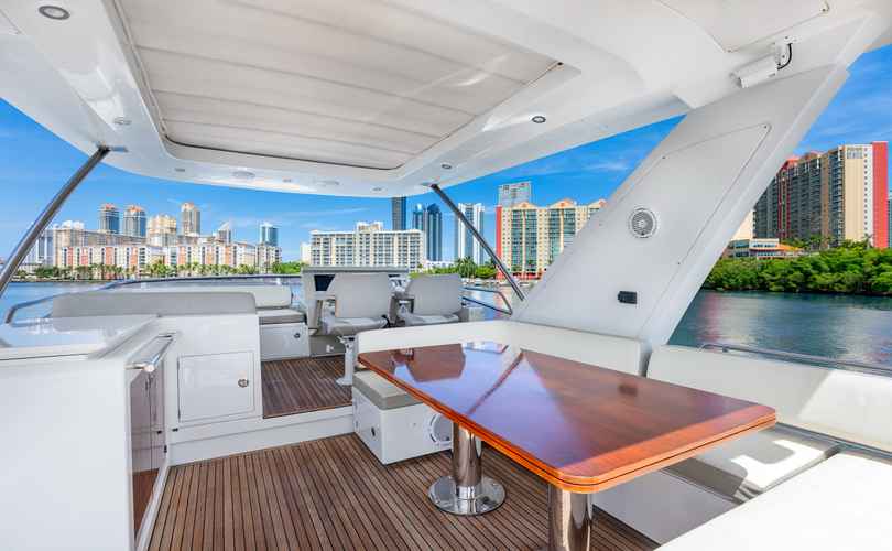 Photo Azimut 66 (2016)