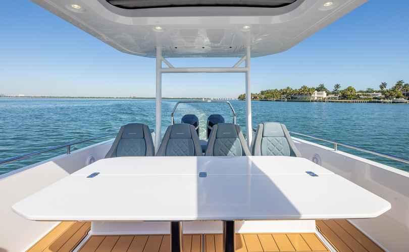 Photo Axopar 37 Sun Top (2025)