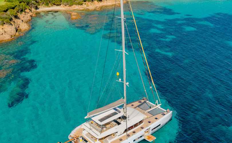 Lagoon Seventy 7