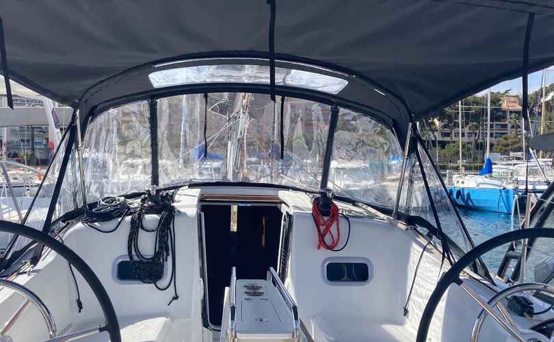 Sun Odyssey 350