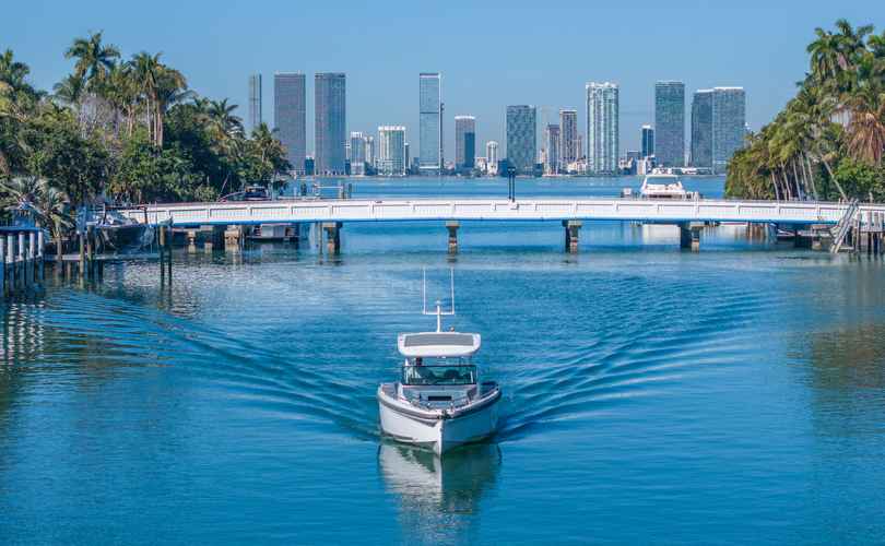 Photo Axopar 37 Sun Top (2025)