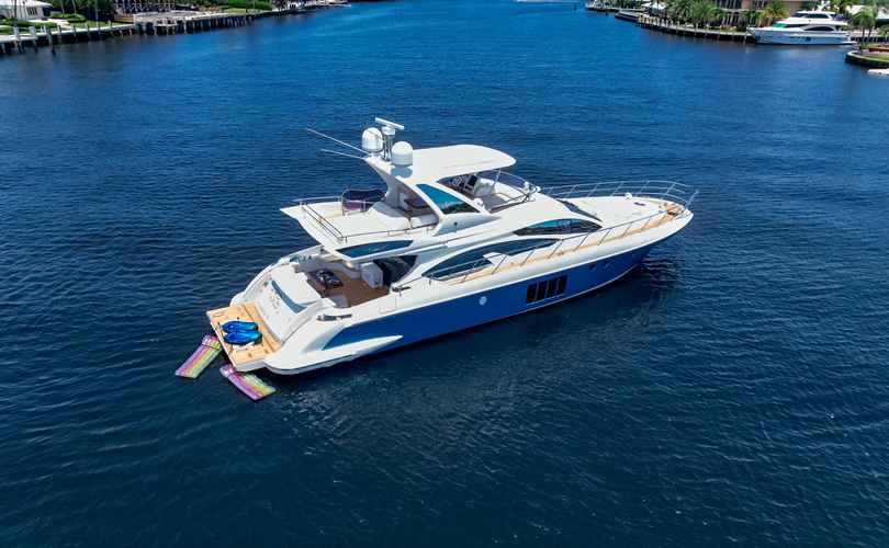 Photo Azimut 64 Fly (2013)