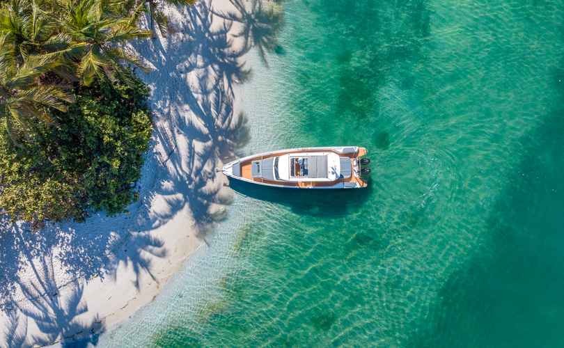 Photo Axopar 37 Sun Top (2025)