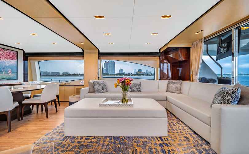 Photo Azimut 84 (2013)