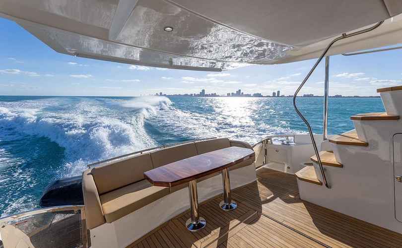 Photo Sea Ray L650 Fly (2016)