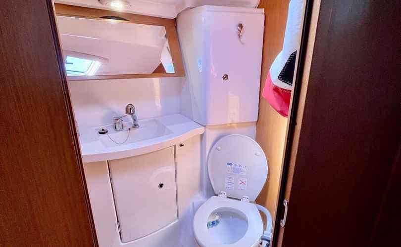 Sun Odyssey 42i