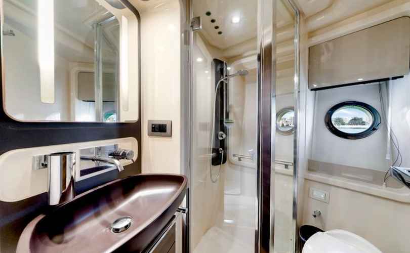 Photo Azimut 50 (2017)