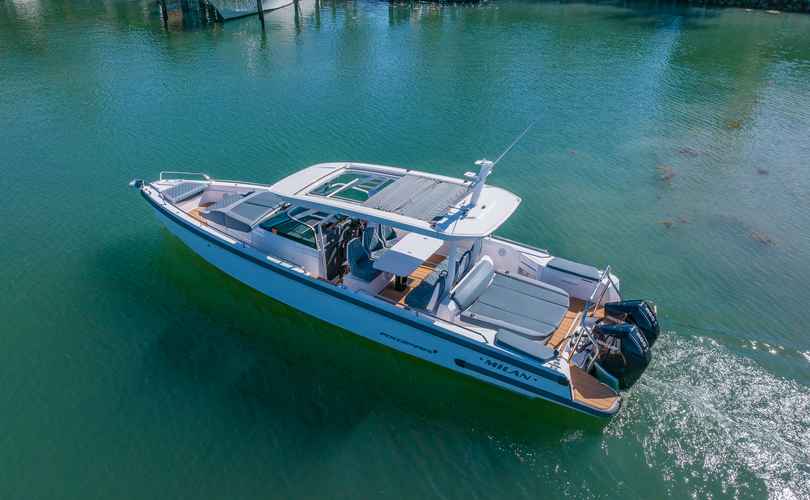 Photo Axopar 37 Sun Top (2025)