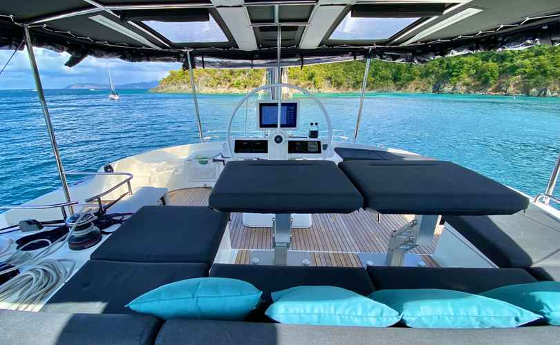 Lagoon 52