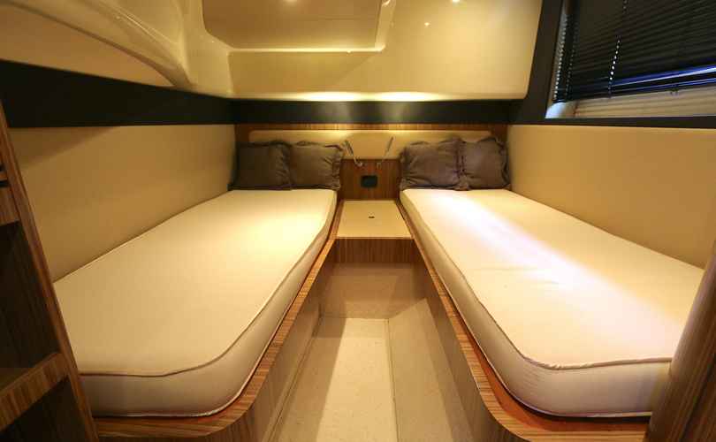 Photo Azimut 43 Magellan (2014)