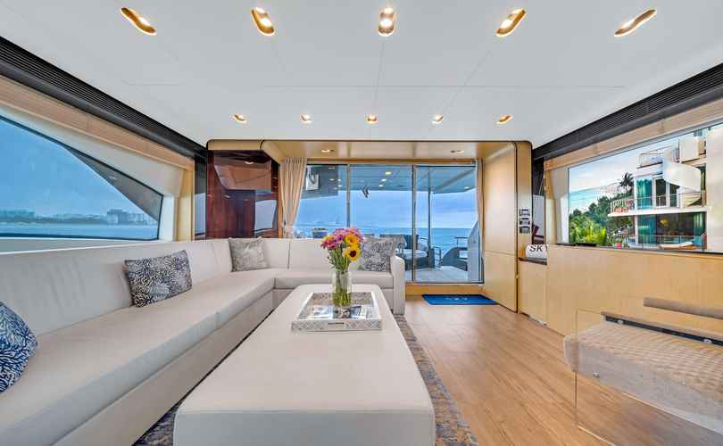 Photo Azimut 84 (2013)