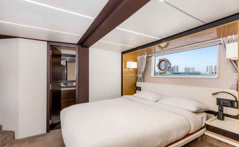 Photo Azimut 66 (2016)