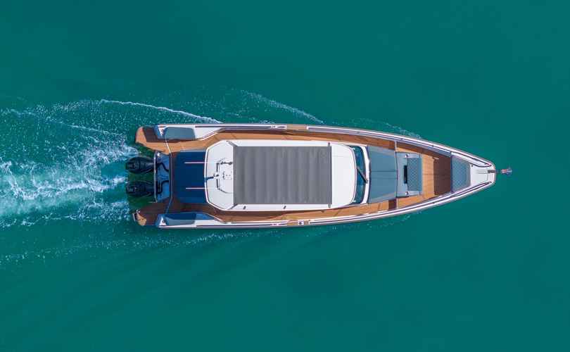 Photo Axopar 37 Sun Top (2025)