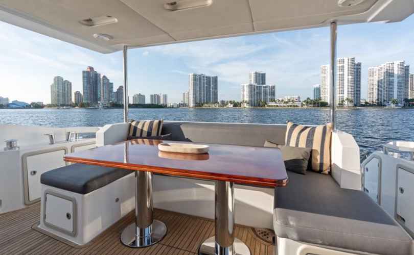 Photo Azimut 70 (2018)