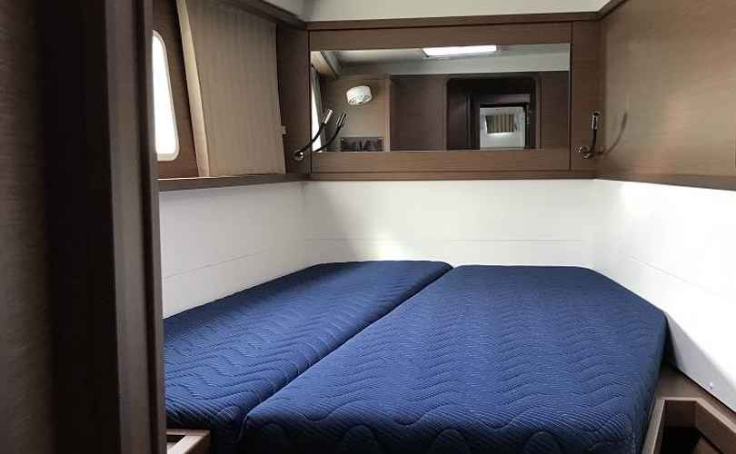 Lagoon 450 SporTop