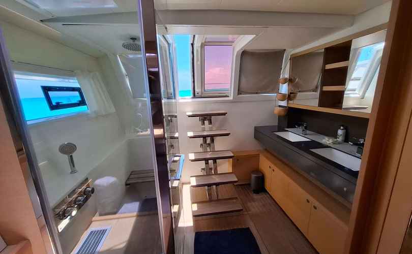 Photo Lagoon 620 (2016)