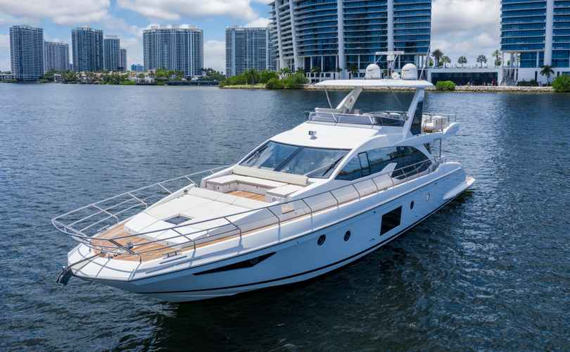 Photo Azimut 66 (2016)