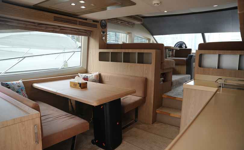 Majesty 48