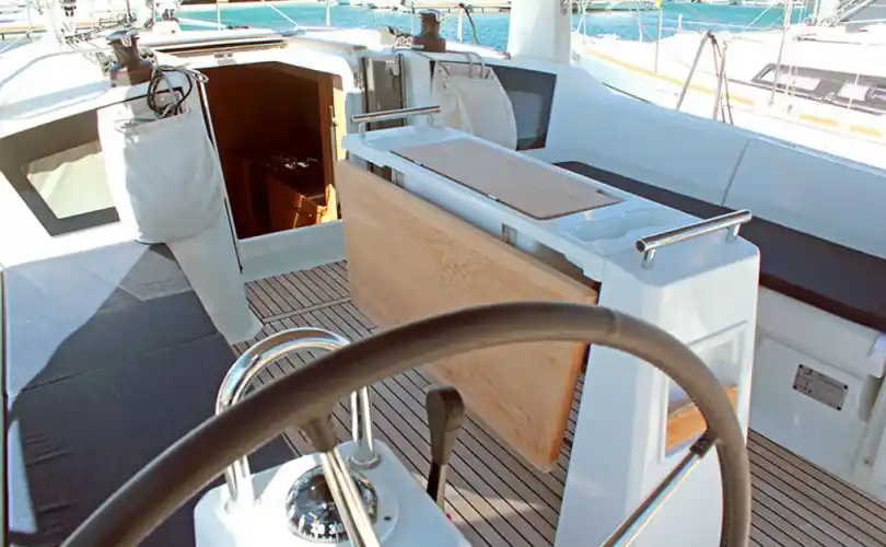 Oceanis 38.1