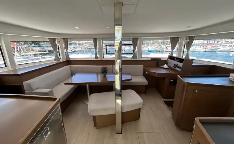 Lagoon 42
