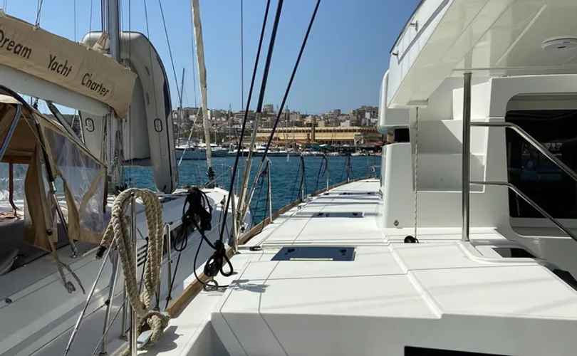 Photo Lagoon 52 Fly (2019)