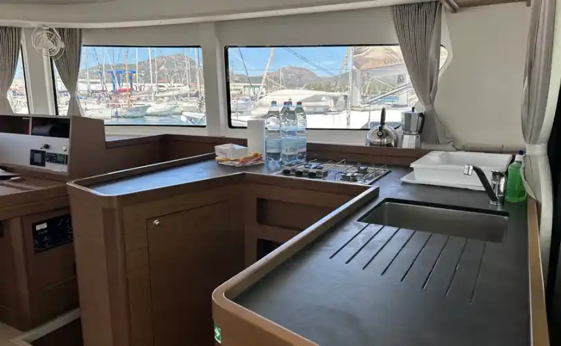 Lagoon 42