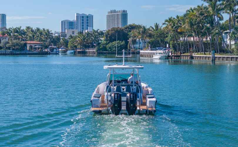 Photo Axopar 37 Sun Top (2025)