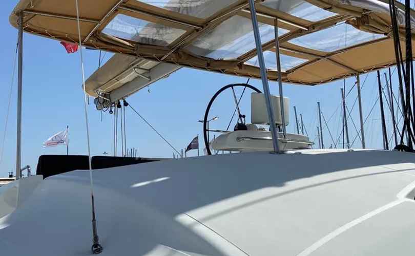 Photo Lagoon 52 Fly (2019)