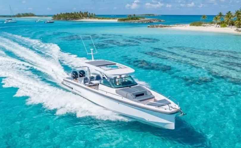 Photo Axopar 37 Sun Top (2025)