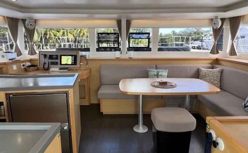 Photo Lagoon 450 F (2018)