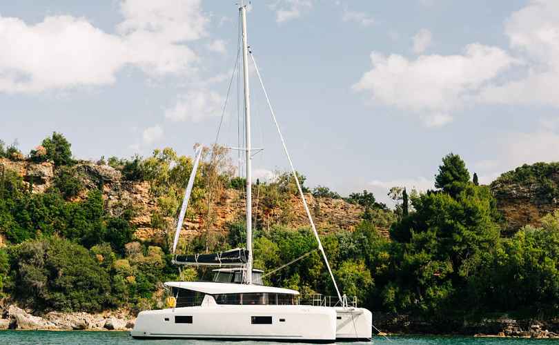 Lagoon 42