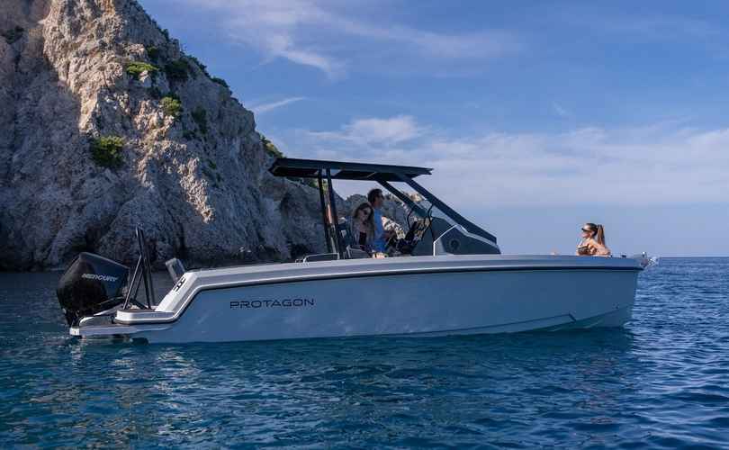 Photo Protagon 25 Sundeck (2024)