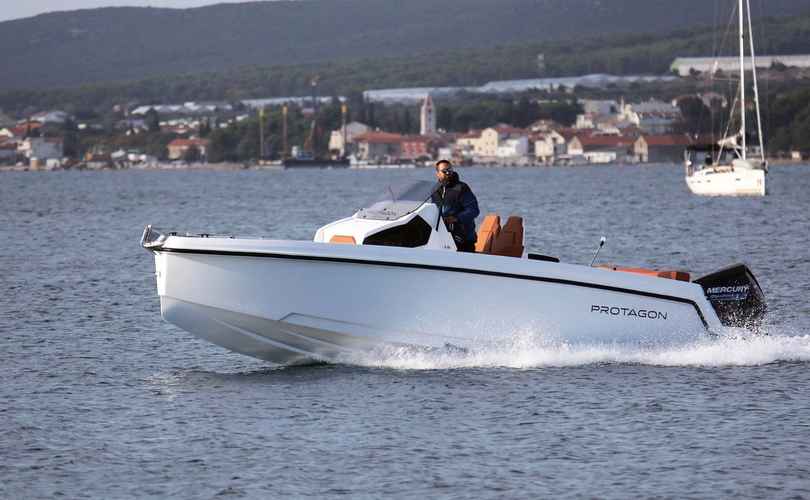 Photo Protagon 25 Sundeck (2024)