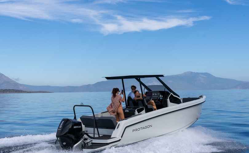 Photo Protagon 25 Sundeck (2024)