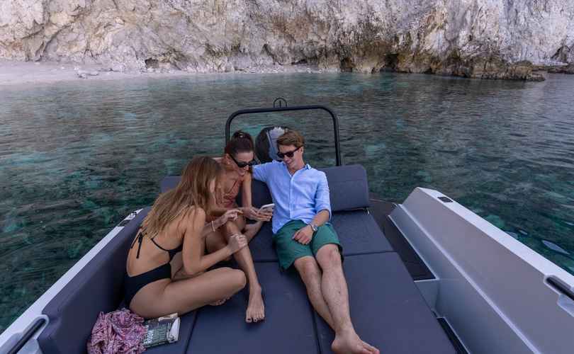 Photo Protagon 25 Sundeck (2024)