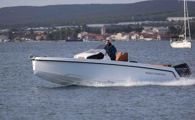 Photo Protagon 25 Sundeck (2024)