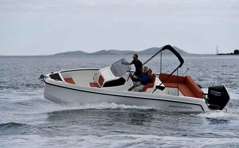 Photo Protagon 25 Sundeck (2024)