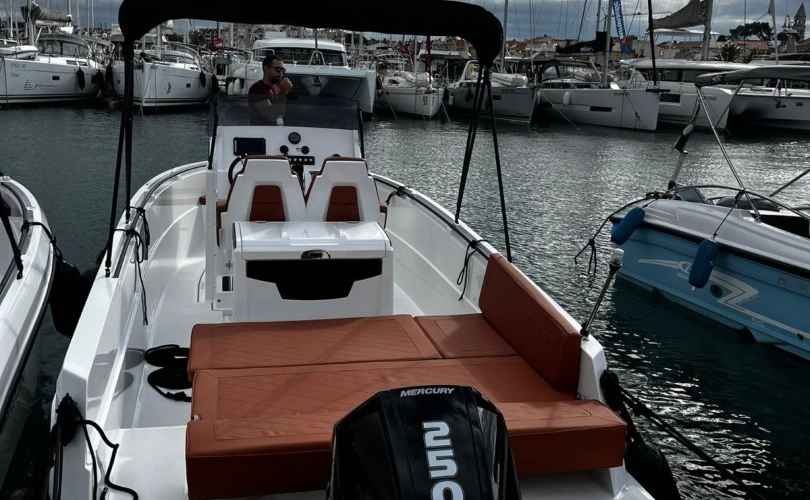 Photo Protagon 25 Sundeck (2024)