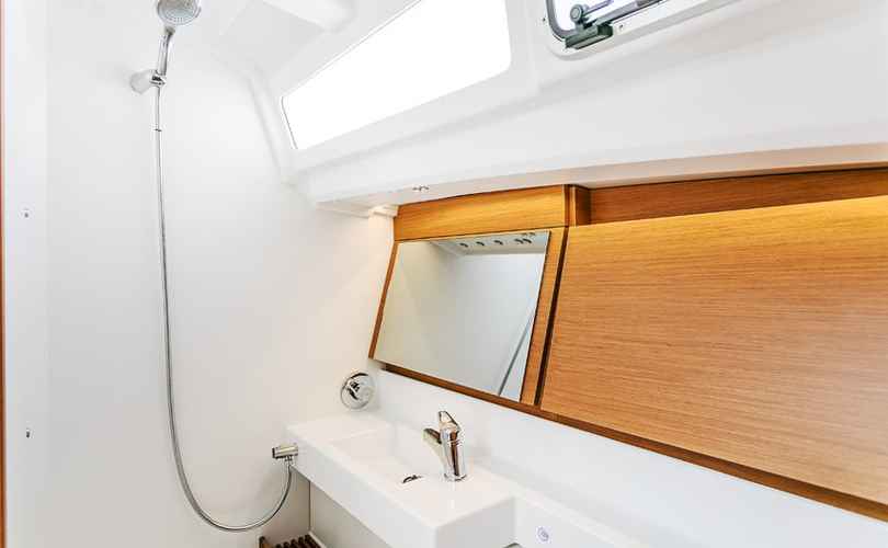 Sun Odyssey 440
