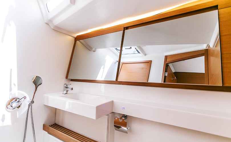 Sun Odyssey 440